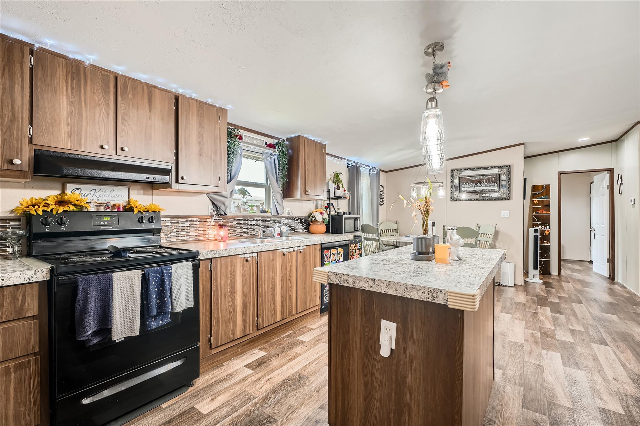 367 Margarita Dr, Dale, TX 78616