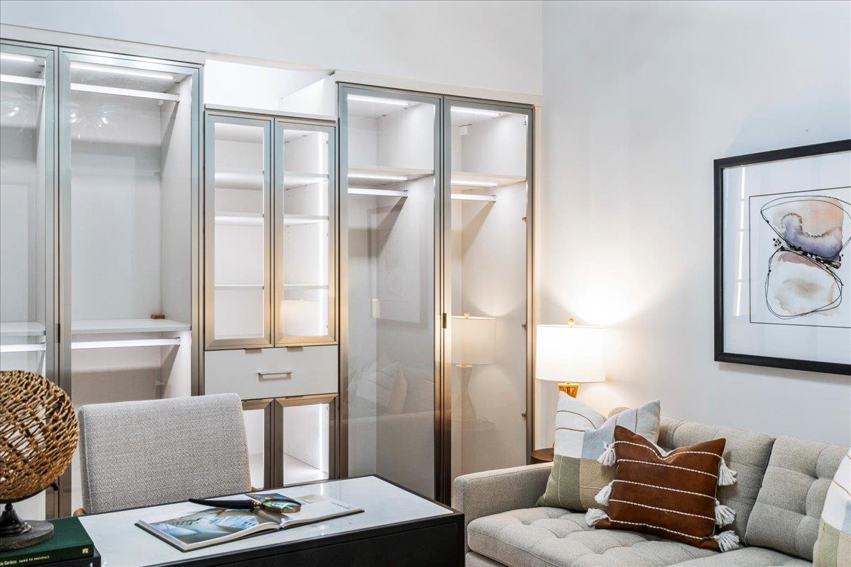 360 Nueces St # 4203, Austin, TX 78701