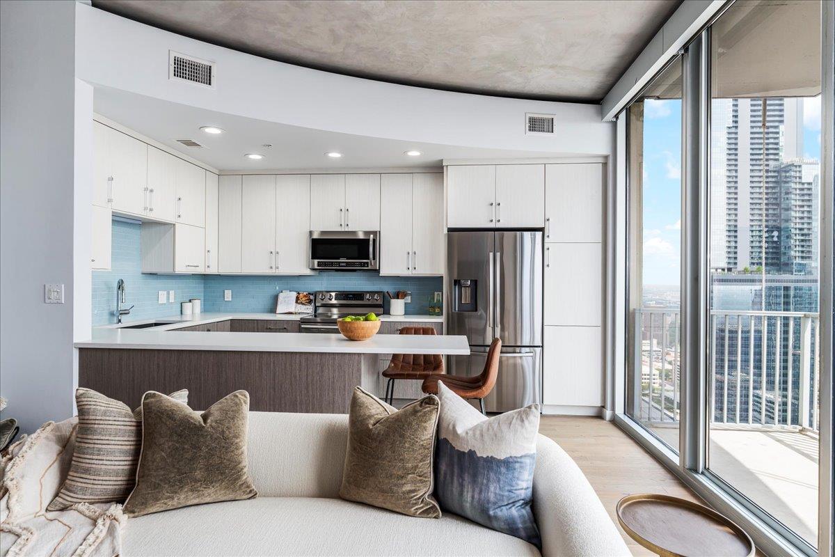 360 Nueces St # 4203, Austin, TX 78701