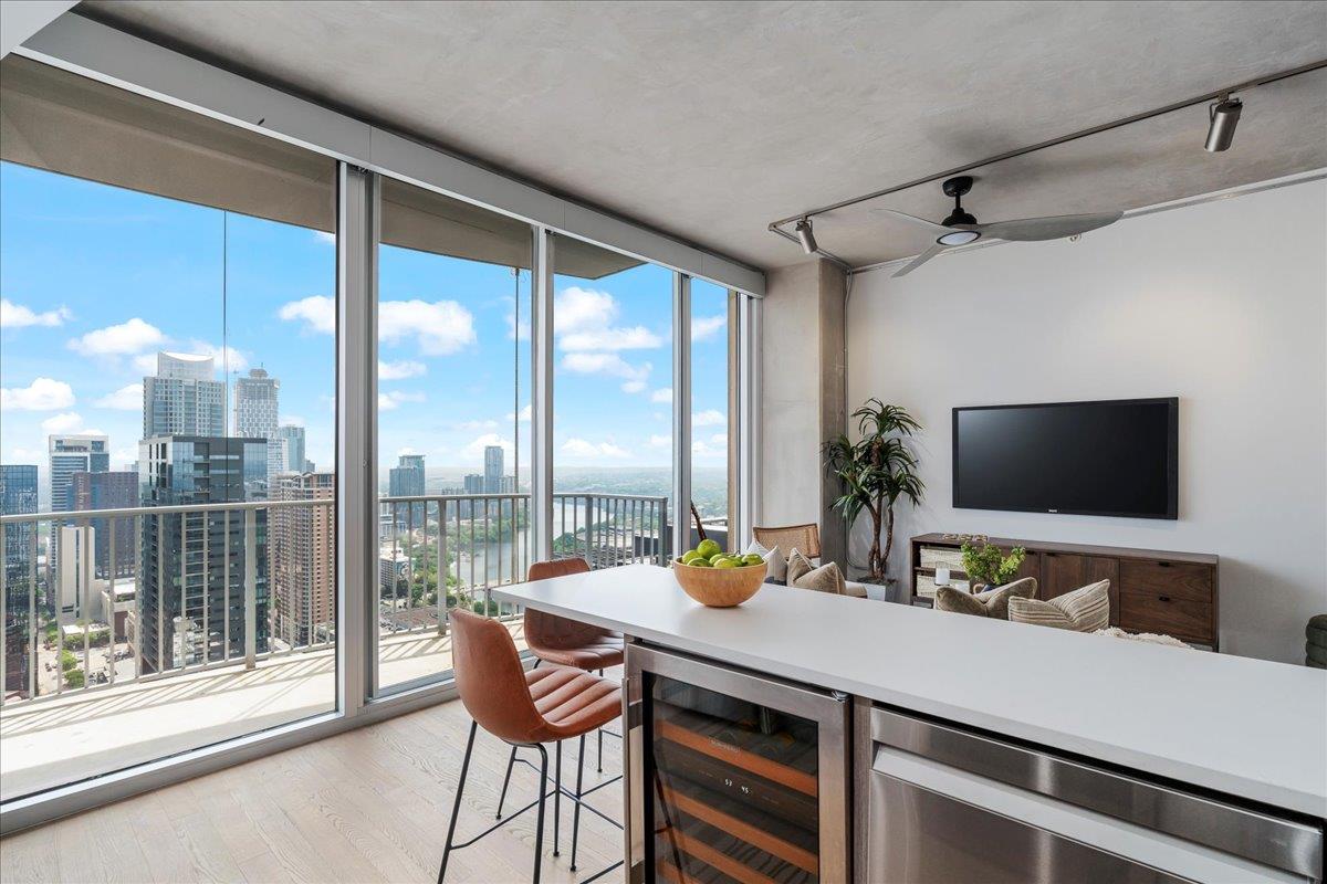 360 Nueces St # 4203, Austin, TX 78701
