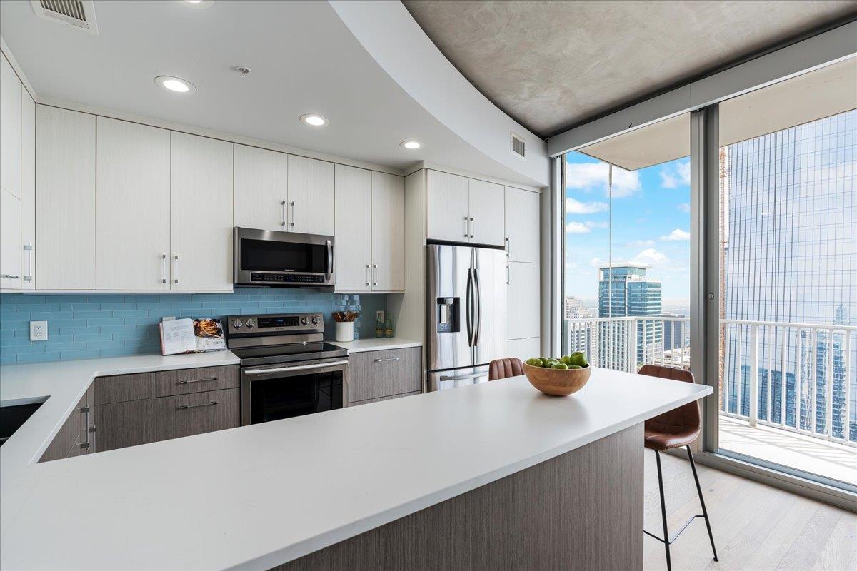 360 Nueces St # 4203, Austin, TX 78701