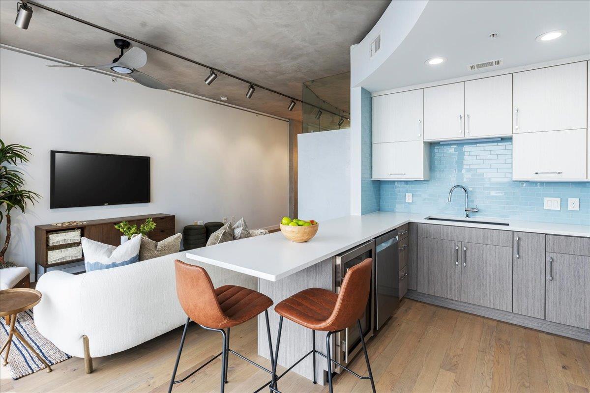 360 Nueces St # 4203, Austin, TX 78701