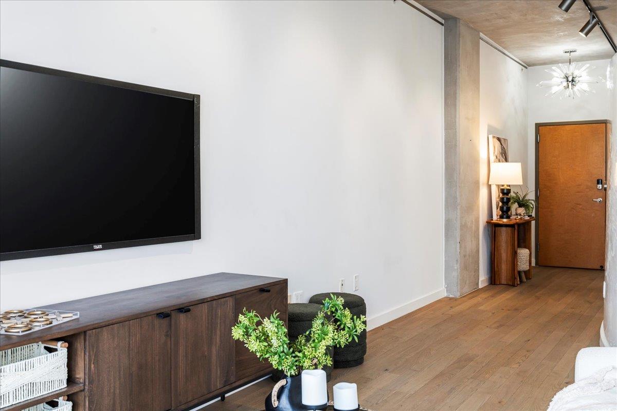 360 Nueces St # 4203, Austin, TX 78701