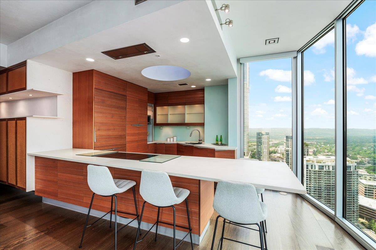 360 Nueces St # 4211, Austin, TX 78701