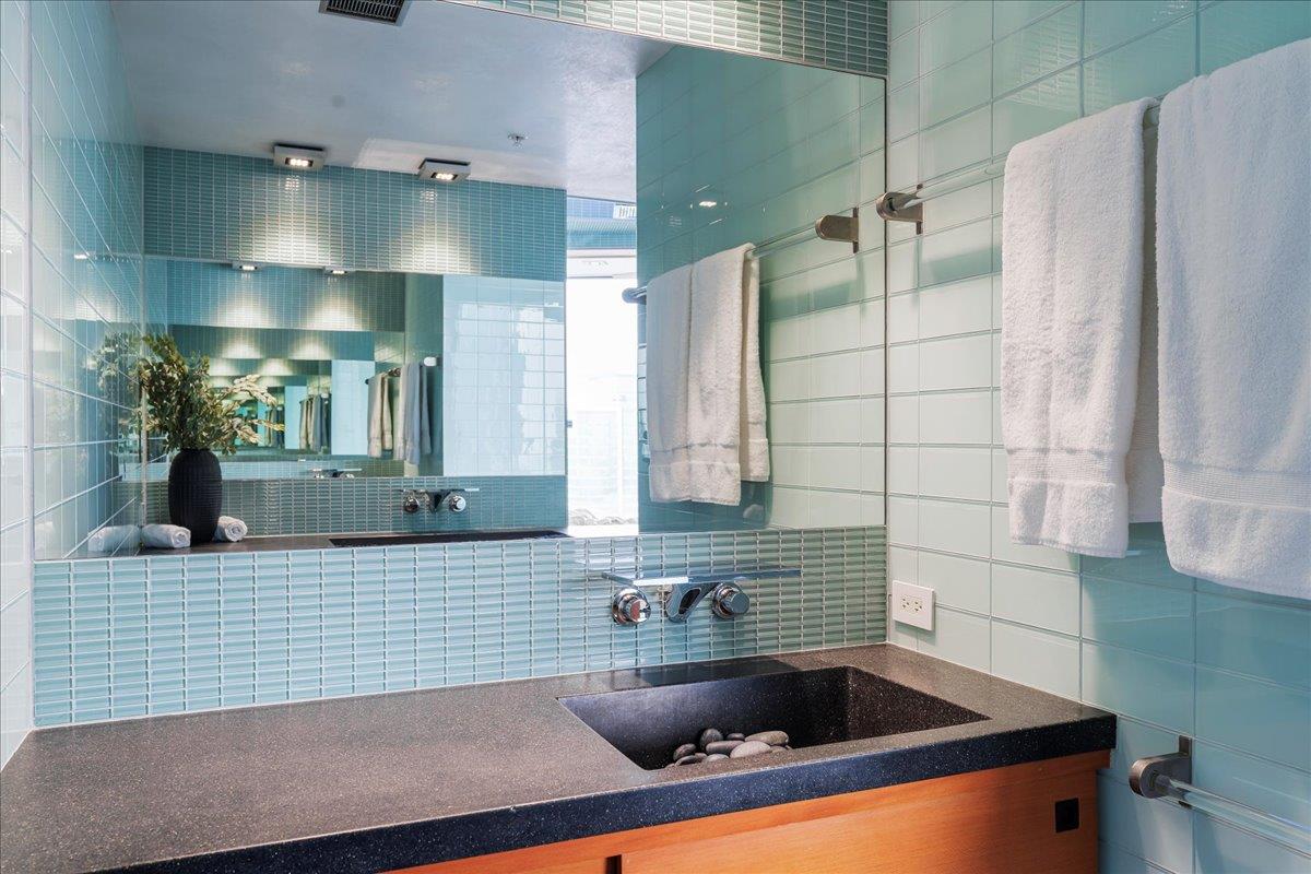 360 Nueces St # 4211, Austin, TX 78701