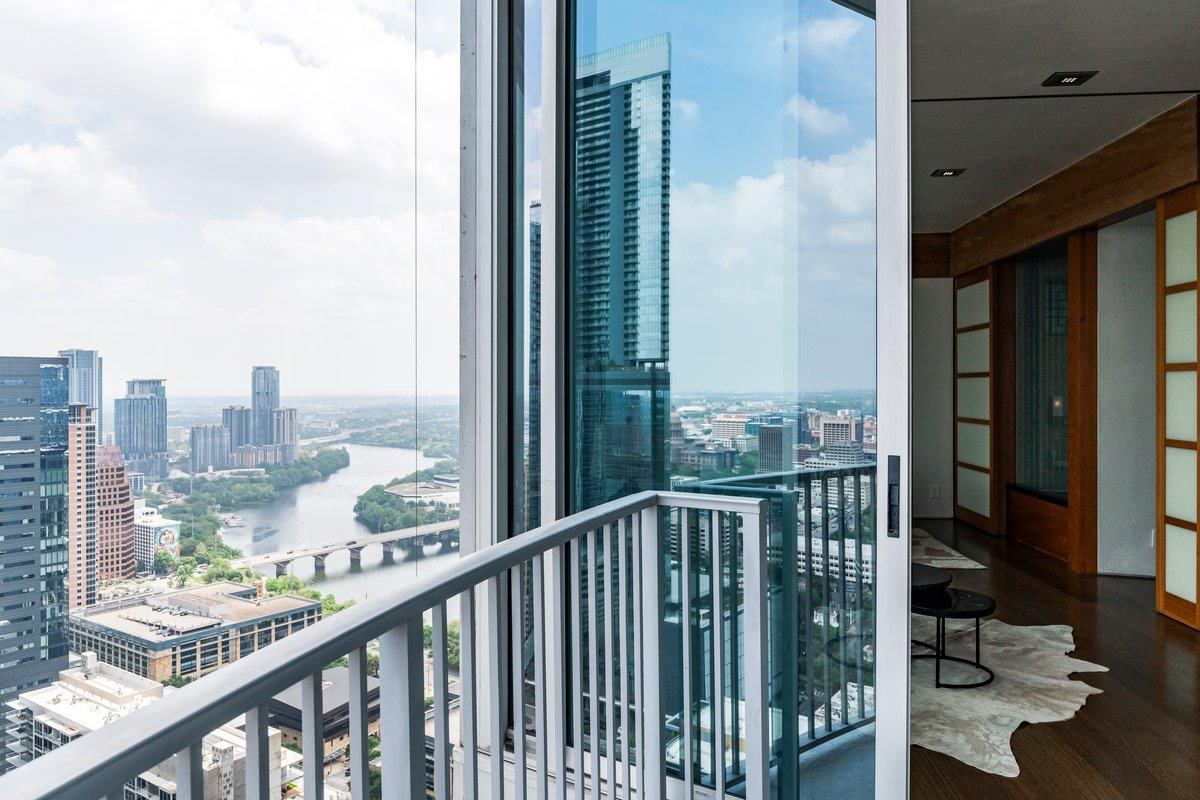 360 Nueces St # 4211, Austin, TX 78701