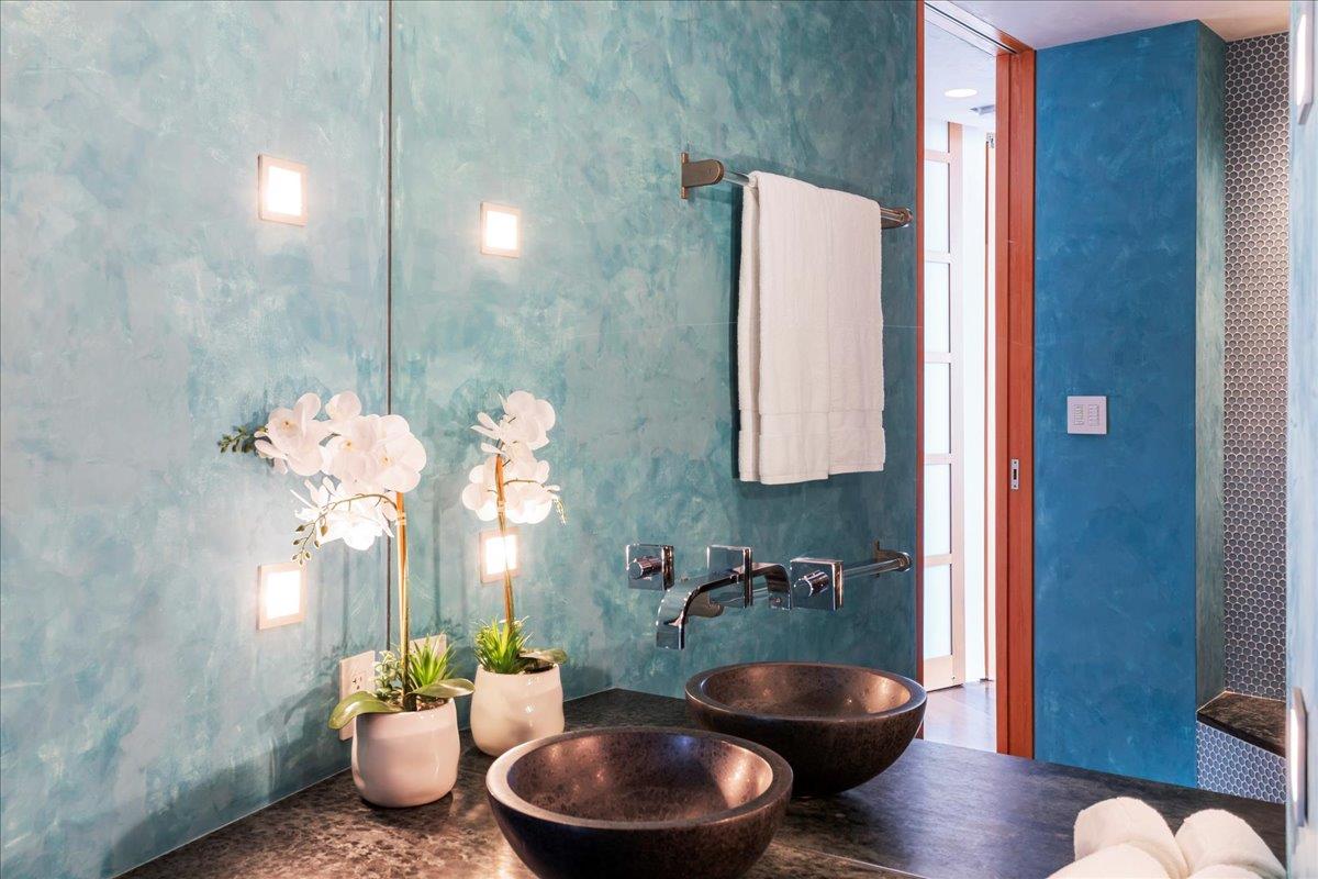 360 Nueces St # 4211, Austin, TX 78701