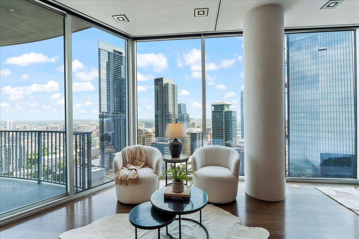 360 Nueces St # 4211, Austin, TX 78701