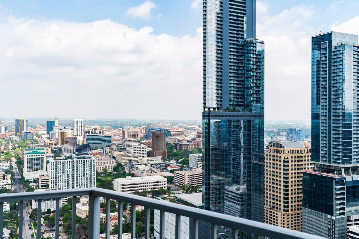 360 Nueces St # 4211, Austin, TX 78701