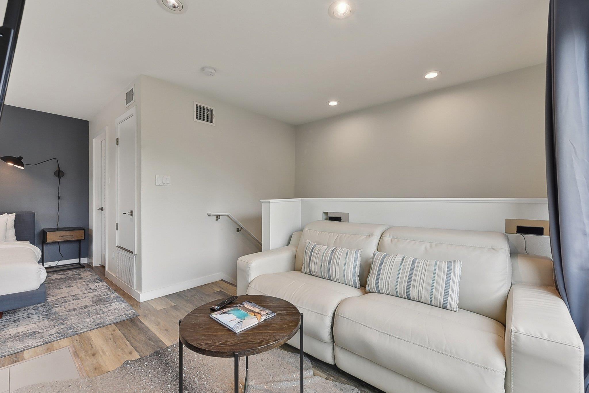 1106 W 6th St # 210, Austin, TX 78703