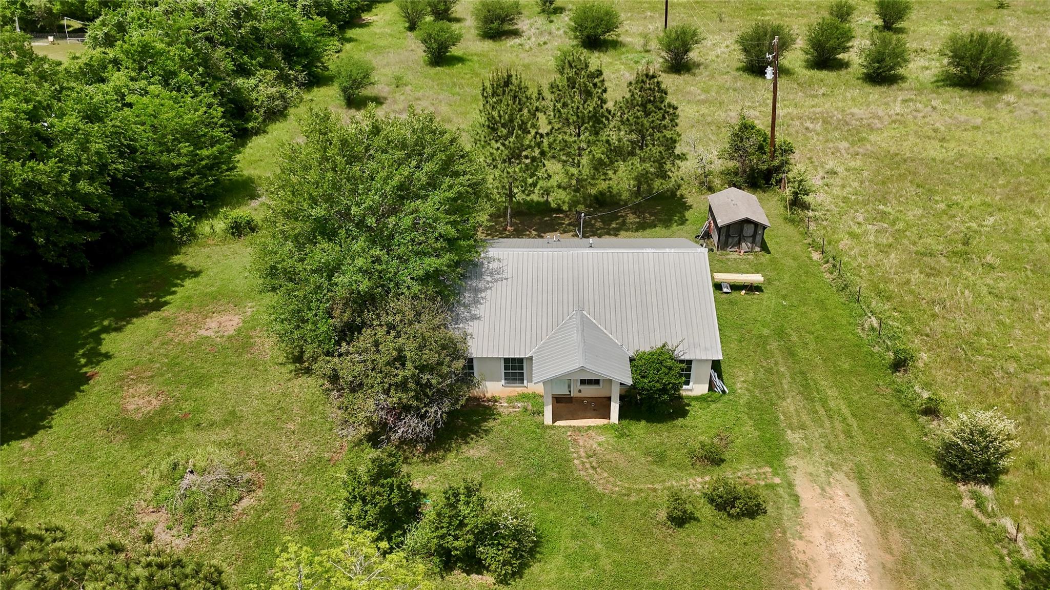 920 Cherry St, Lexington, TX 78947