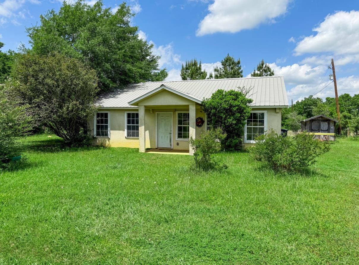 920 Cherry St, Lexington, TX 78947