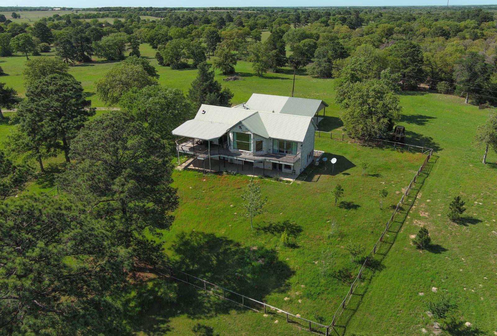 490 John Craft Rd, Red Rock, TX 78662