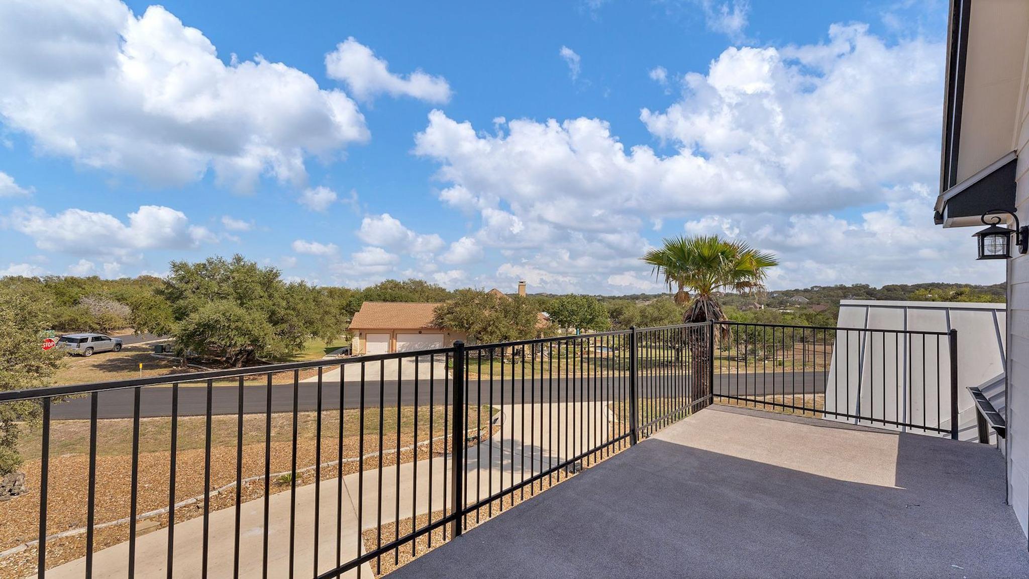 725 Winding Vw, New Braunfels, TX 78132