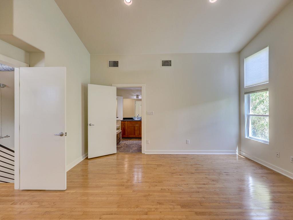 400 E 33rd St # 2, Austin, TX 78705
