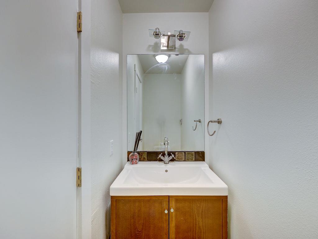 400 E 33rd St # 2, Austin, TX 78705