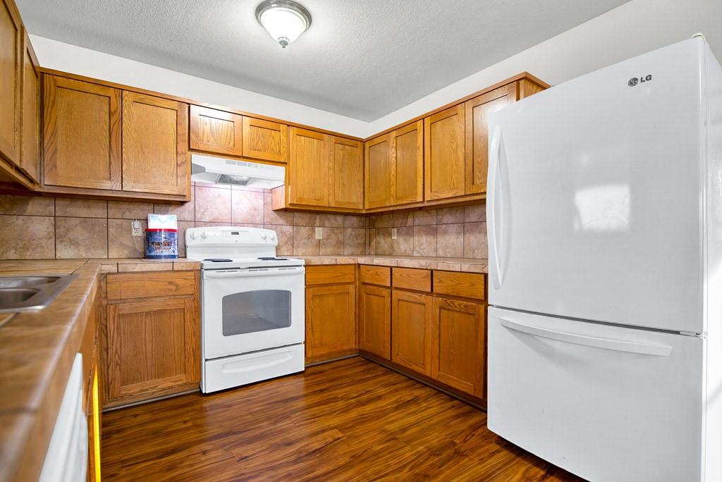 121 Hudson Rd, Smithville, TX 78957
