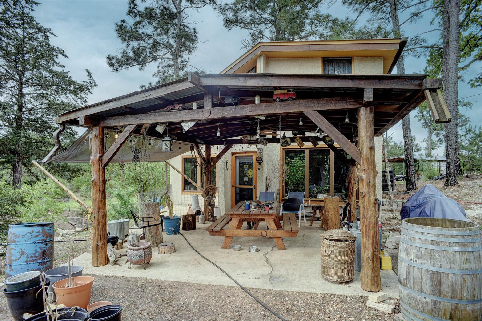 125 Turkey Trot Rd, Smithville, TX 78957