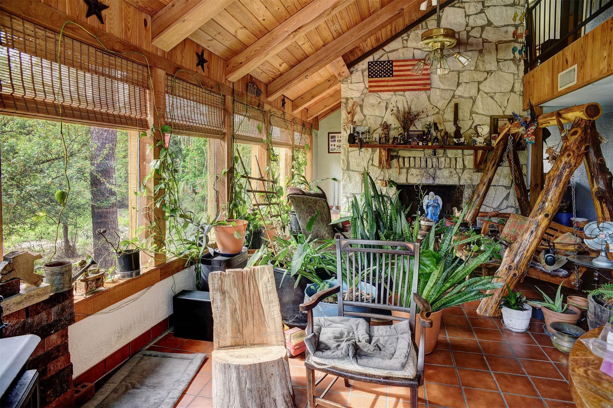 125 Turkey Trot Rd, Smithville, TX 78957