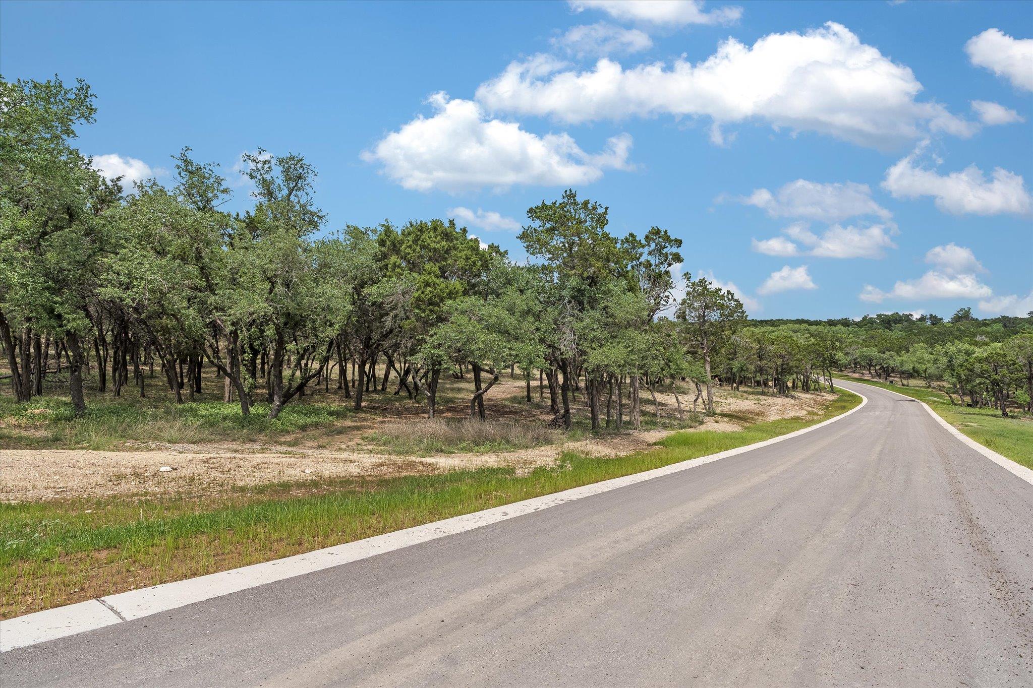 000 Moonridge Ln, Wimberley, TX 78676