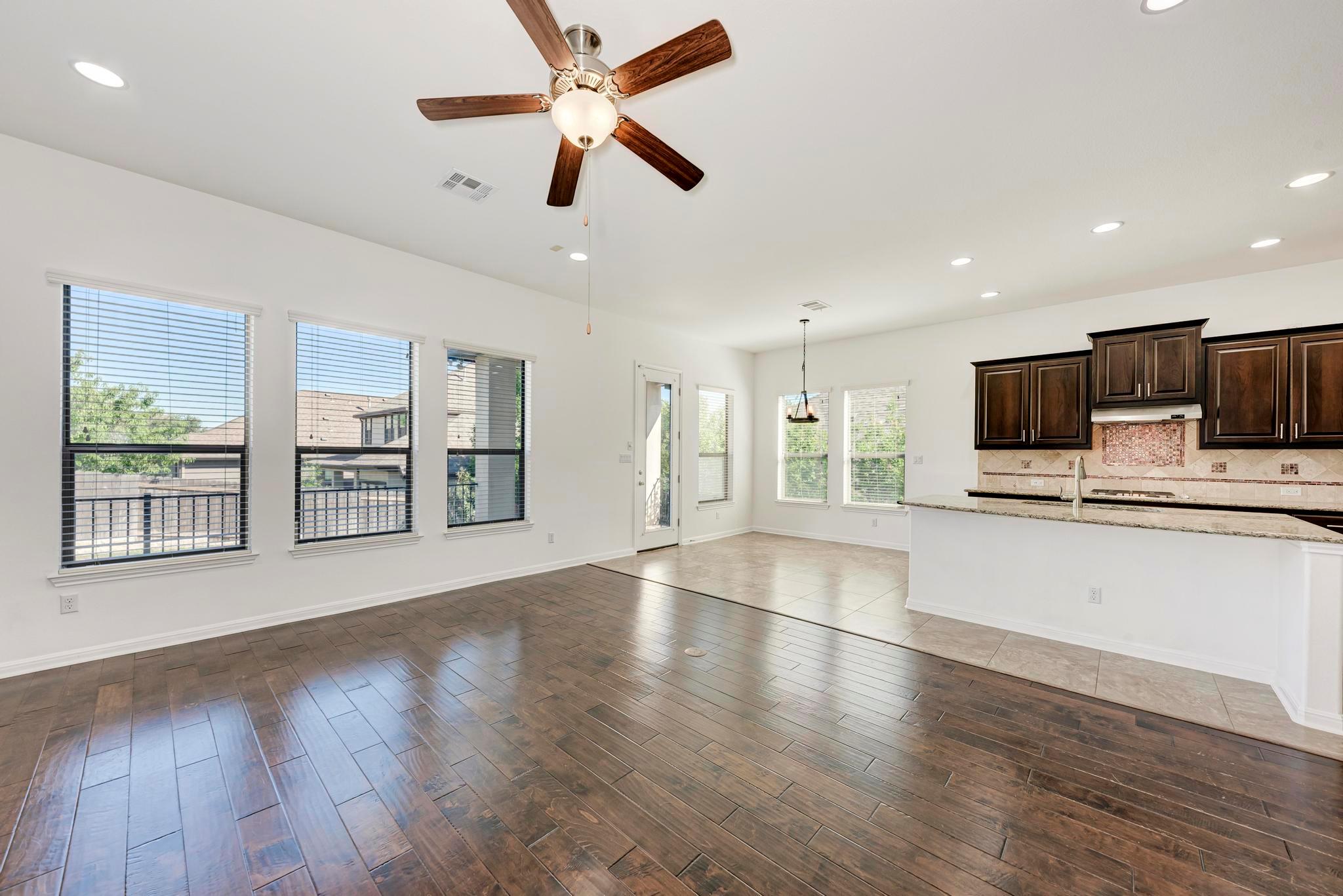 3909 Vinalopo Dr, Austin, TX 78738