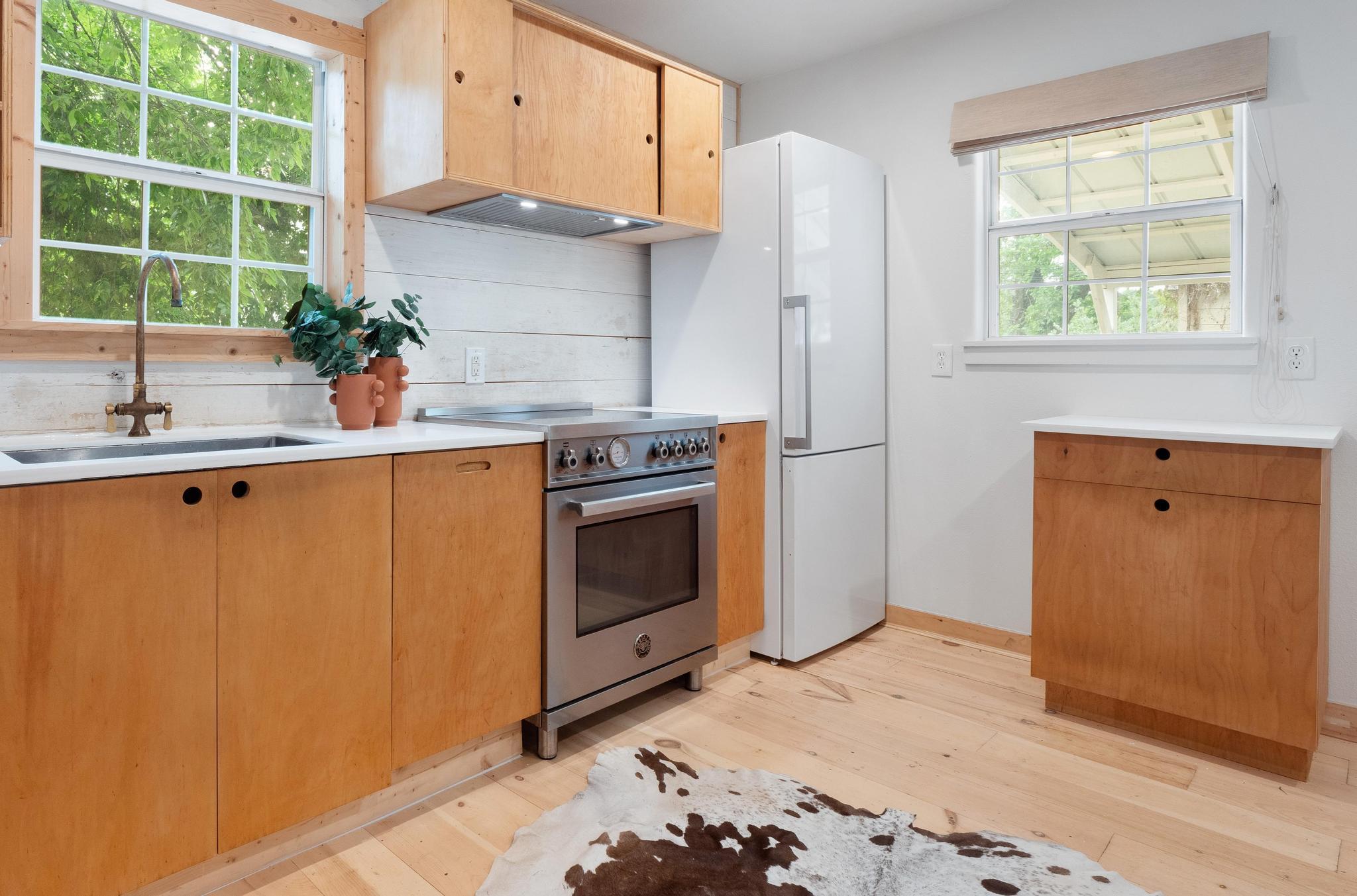 1405 Cometa St, Austin, TX 78721