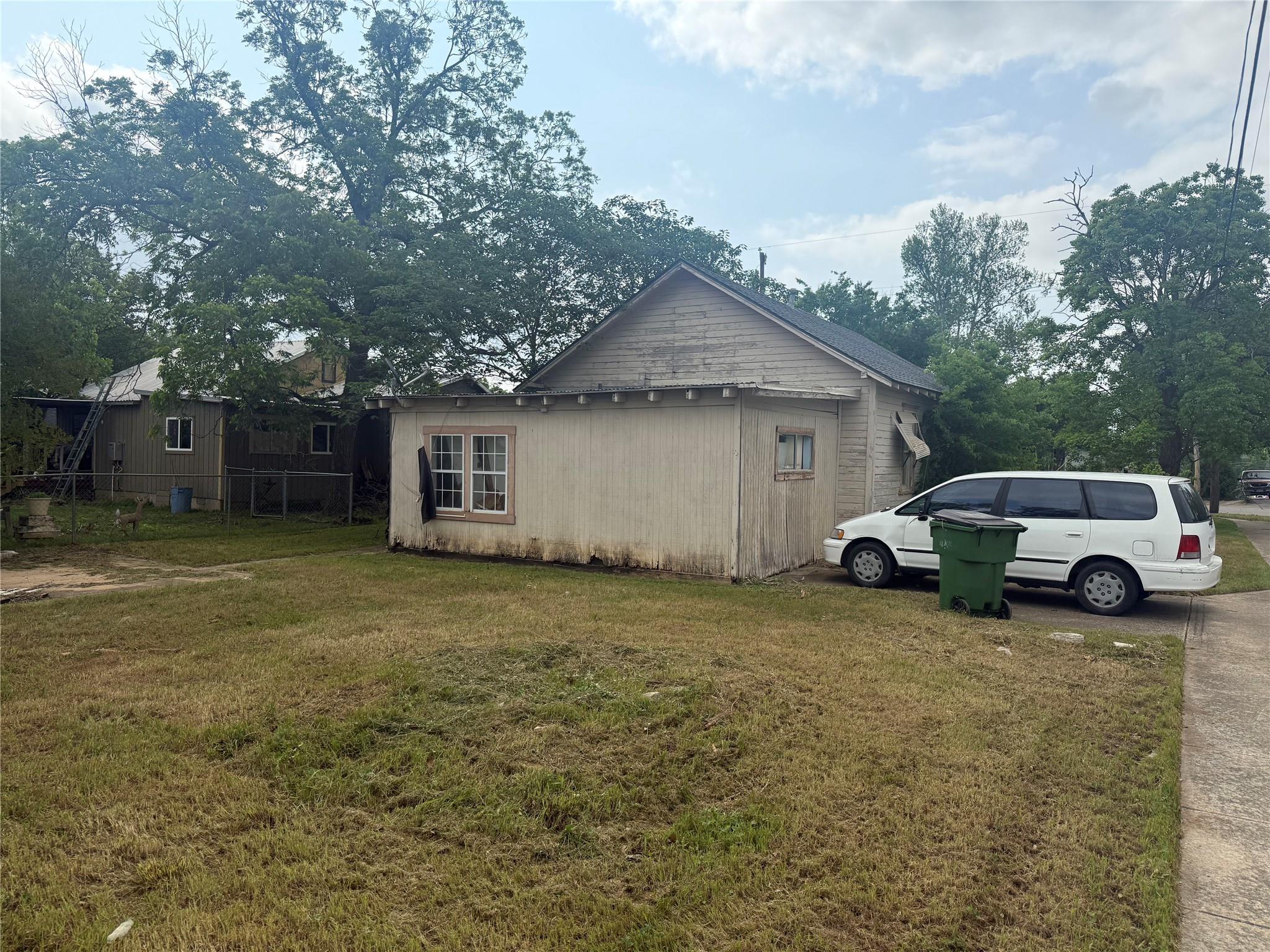 902 E Liberty Ave, Round Rock, TX 78664