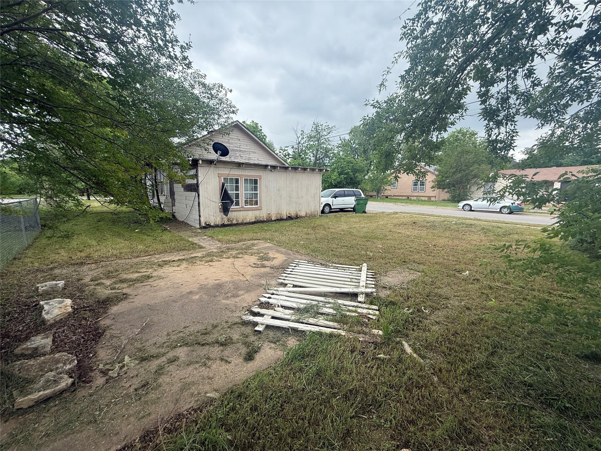 902 E Liberty Ave, Round Rock, TX 78664