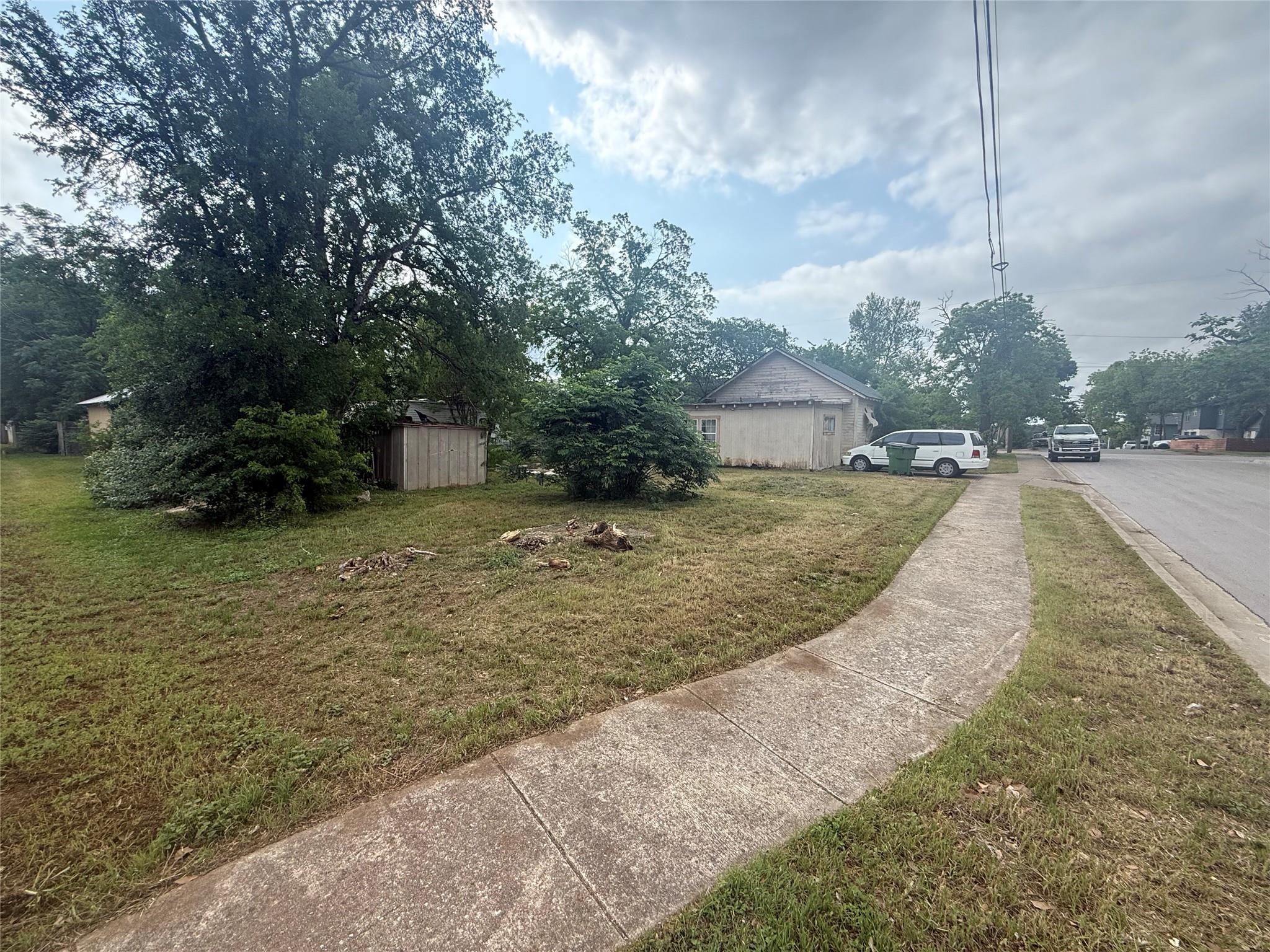 902 E Liberty Ave, Round Rock, TX 78664