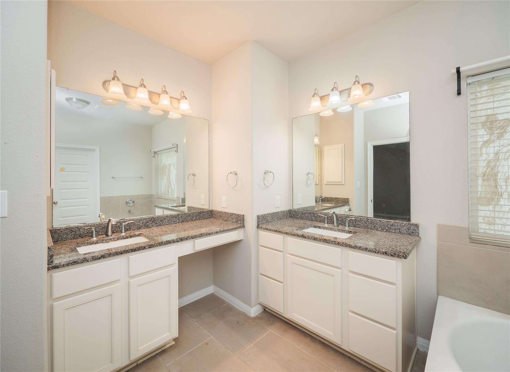 800 Savannah Cv, Elgin, TX 78621