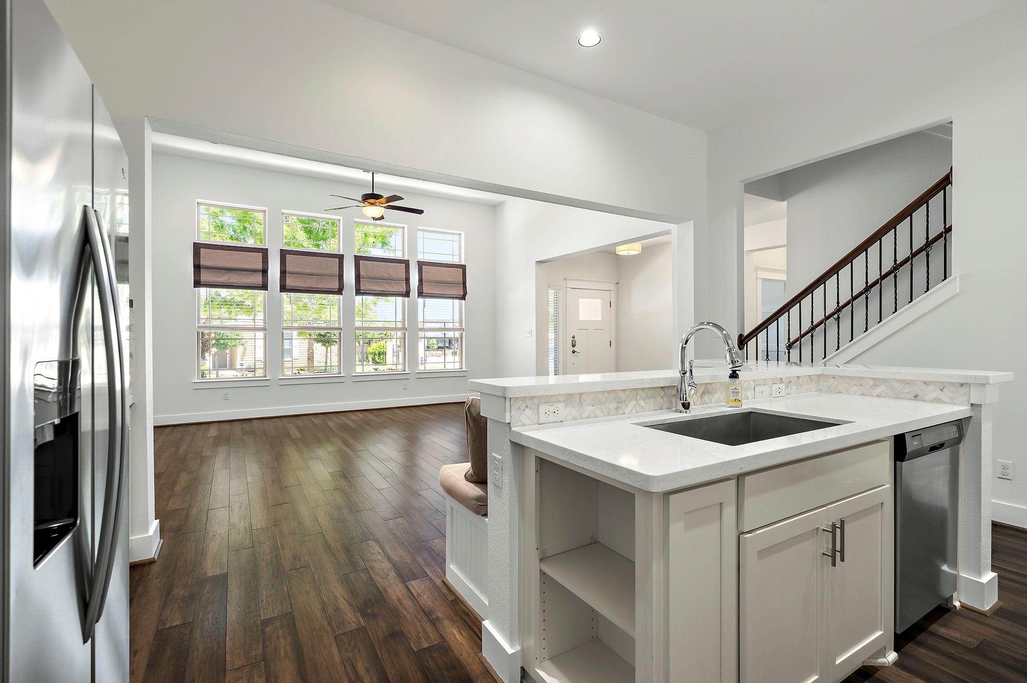 1775 Rowdy Loop pvt Loop # 33, Leander, TX 78641