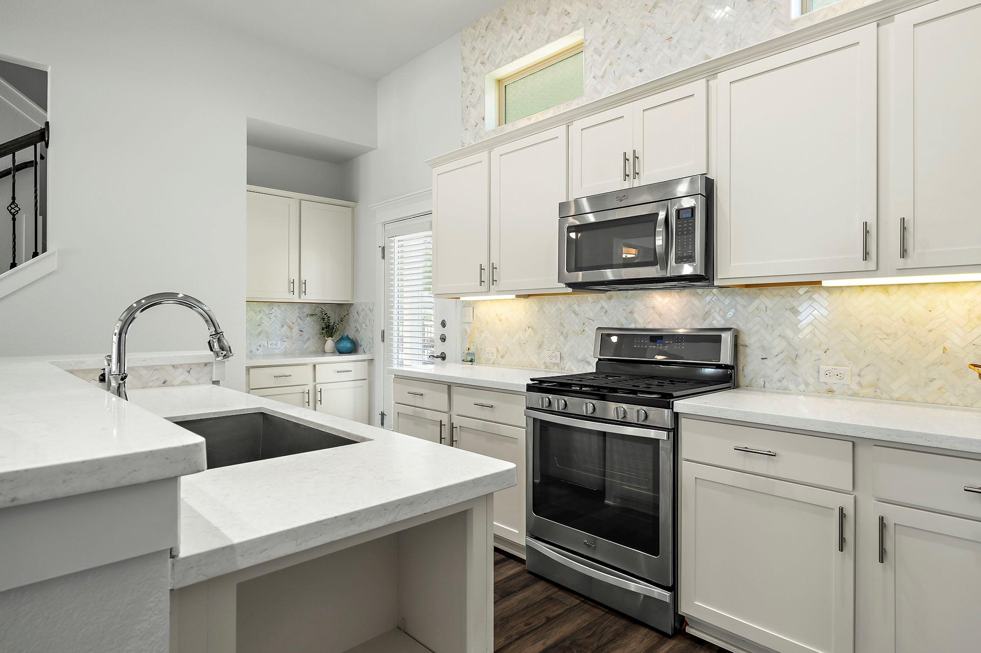 1775 Rowdy Loop pvt Loop # 33, Leander, TX 78641