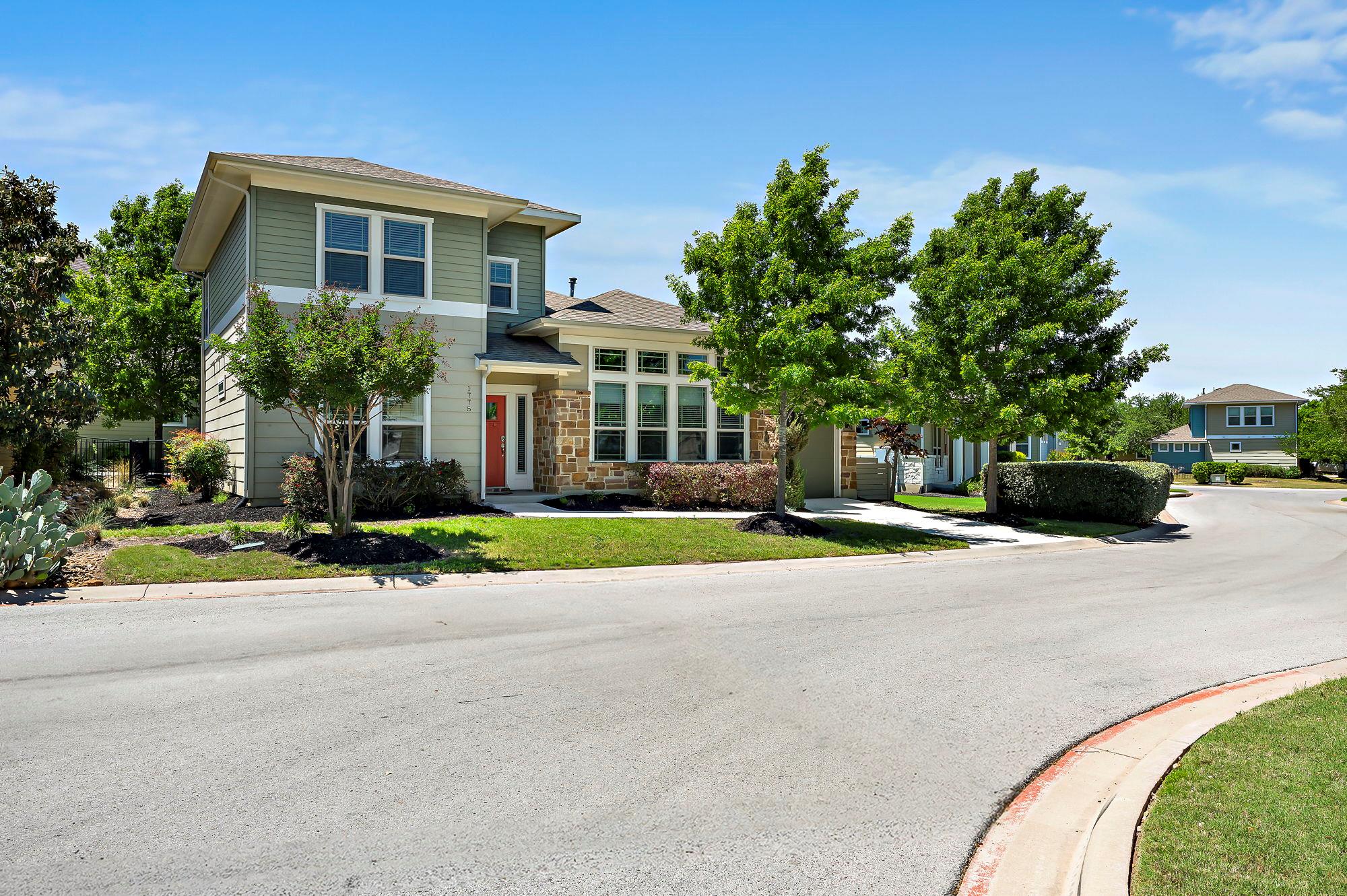 1775 Rowdy Loop pvt Loop # 33, Leander, TX 78641