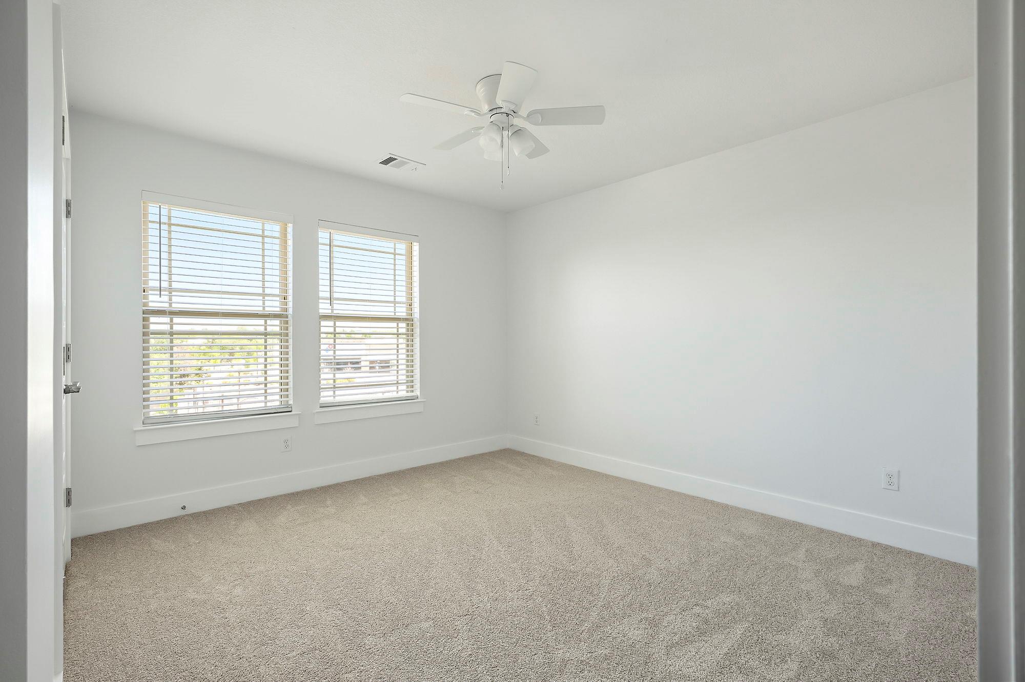 1775 Rowdy Loop pvt Loop # 33, Leander, TX 78641