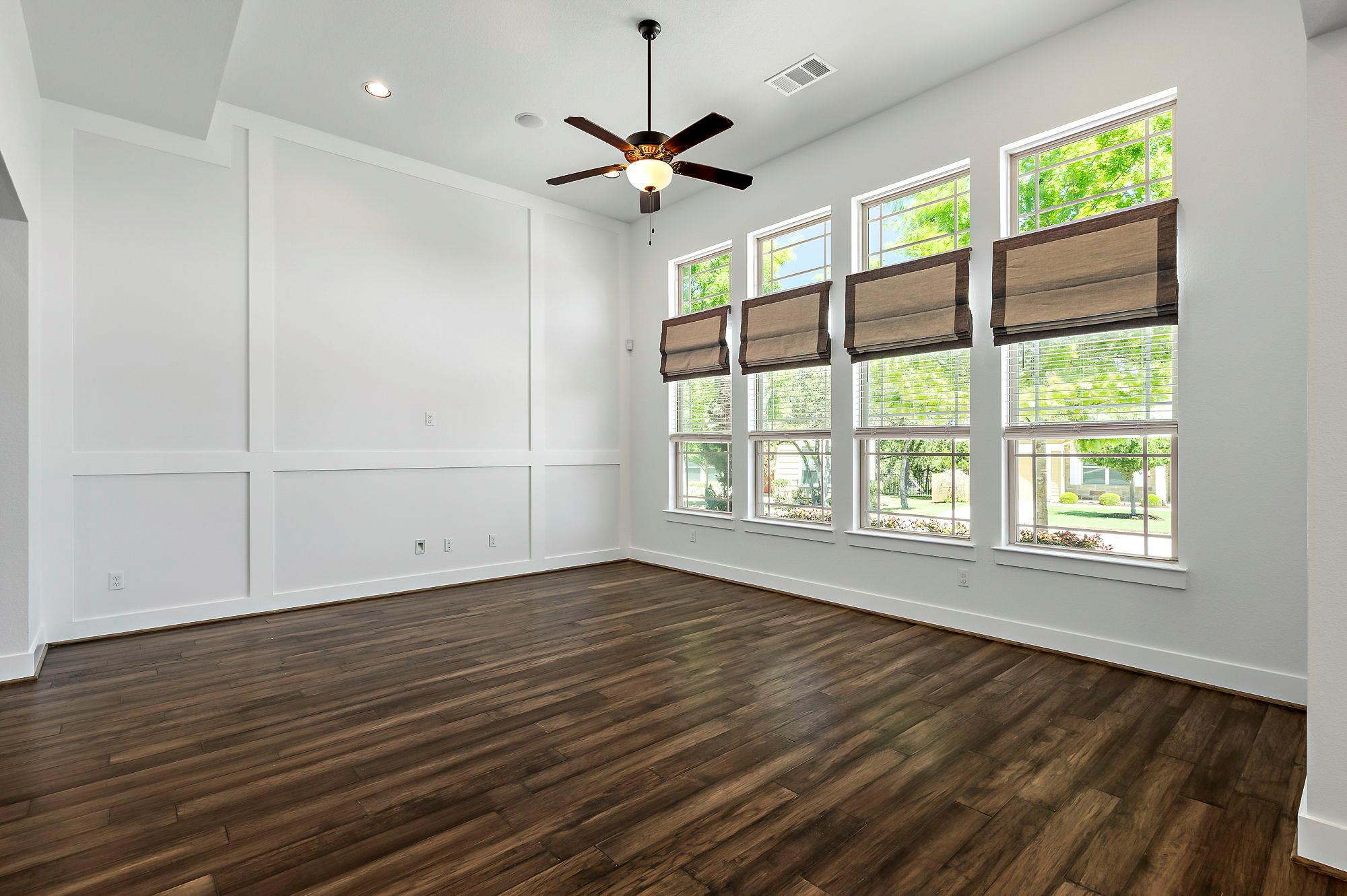 1775 Rowdy Loop pvt Loop # 33, Leander, TX 78641