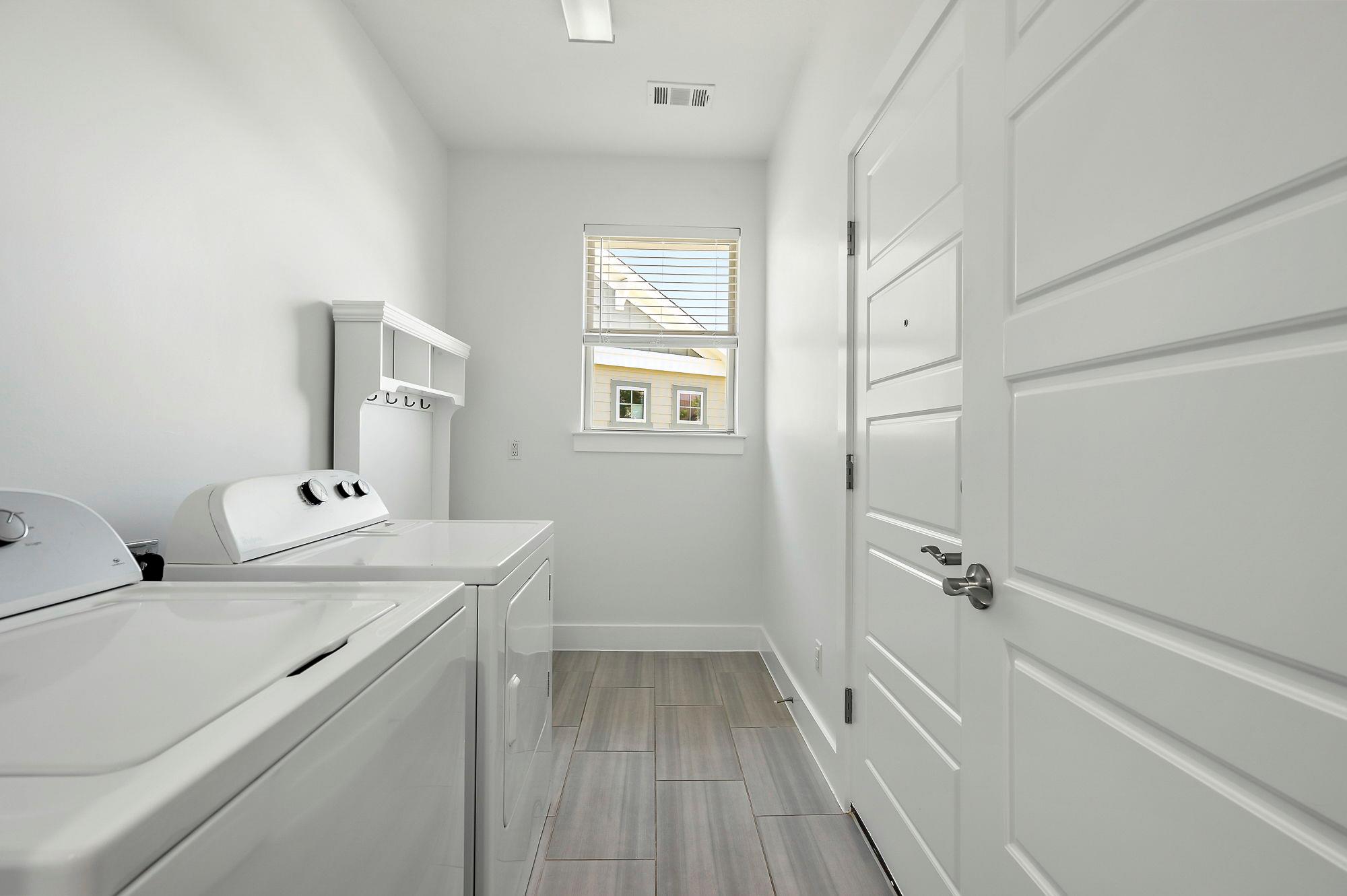 1775 Rowdy Loop pvt Loop # 33, Leander, TX 78641