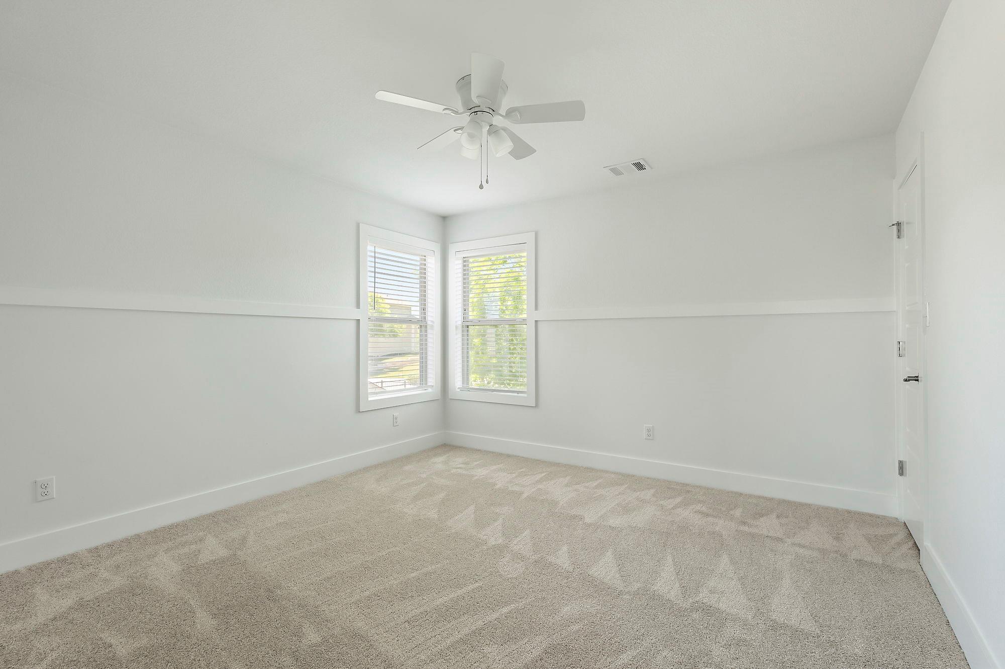 1775 Rowdy Loop pvt Loop # 33, Leander, TX 78641