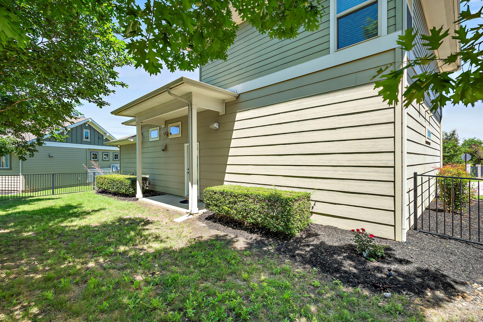 1775 Rowdy Loop pvt Loop # 33, Leander, TX 78641