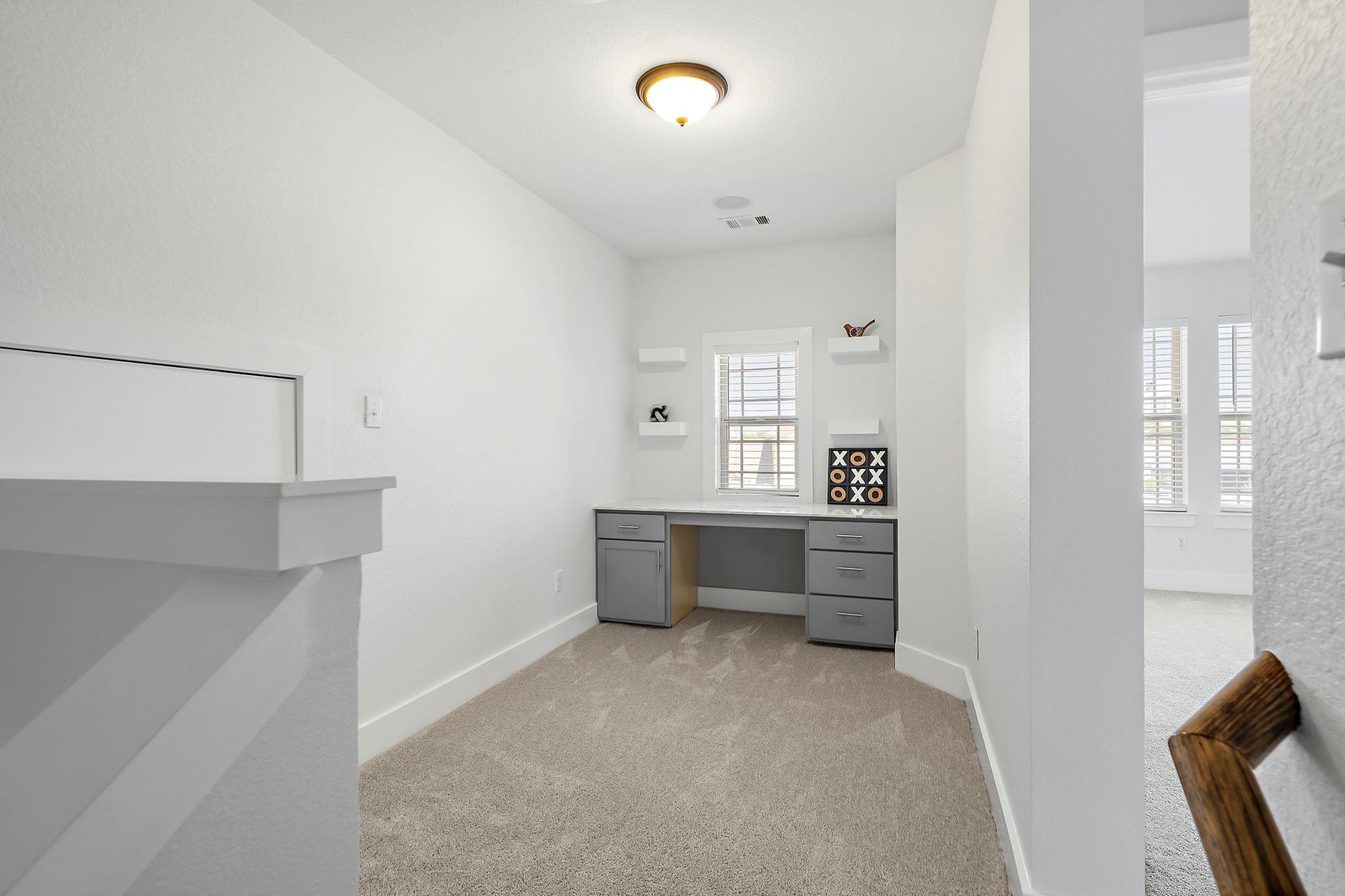1775 Rowdy Loop pvt Loop # 33, Leander, TX 78641