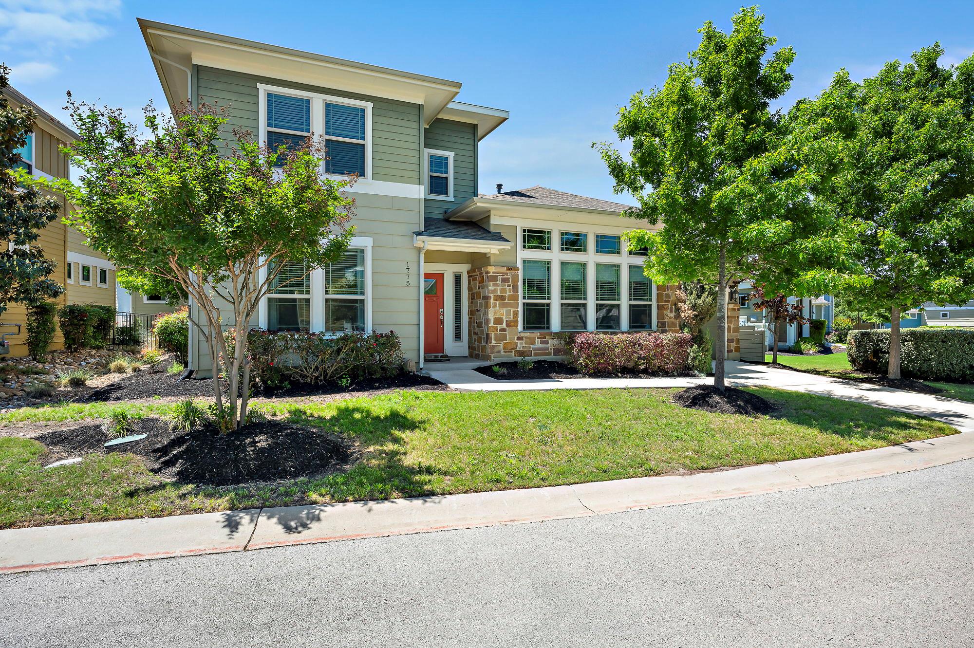 1775 Rowdy Loop pvt Loop # 33, Leander, TX 78641