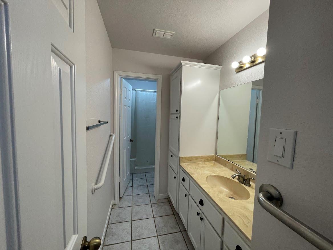 5001 Blue Bluff Rd, Austin, TX 78724