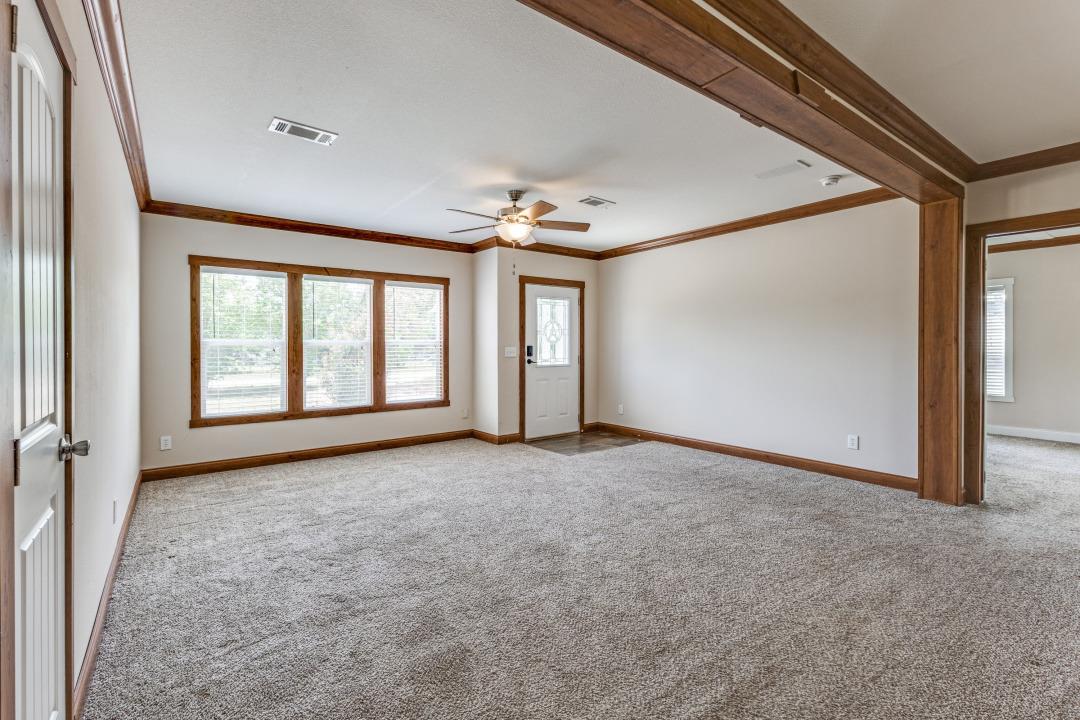 168 River Oaks Dr, Cedar Creek, TX 78612