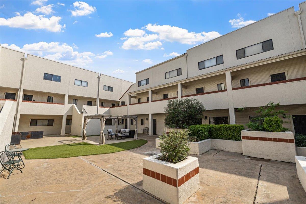 2605 Enfield Rd # 209, Austin, TX 78703