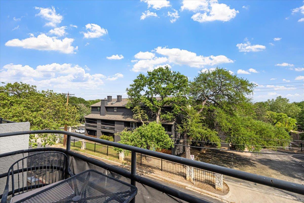 2605 Enfield Rd # 209, Austin, TX 78703