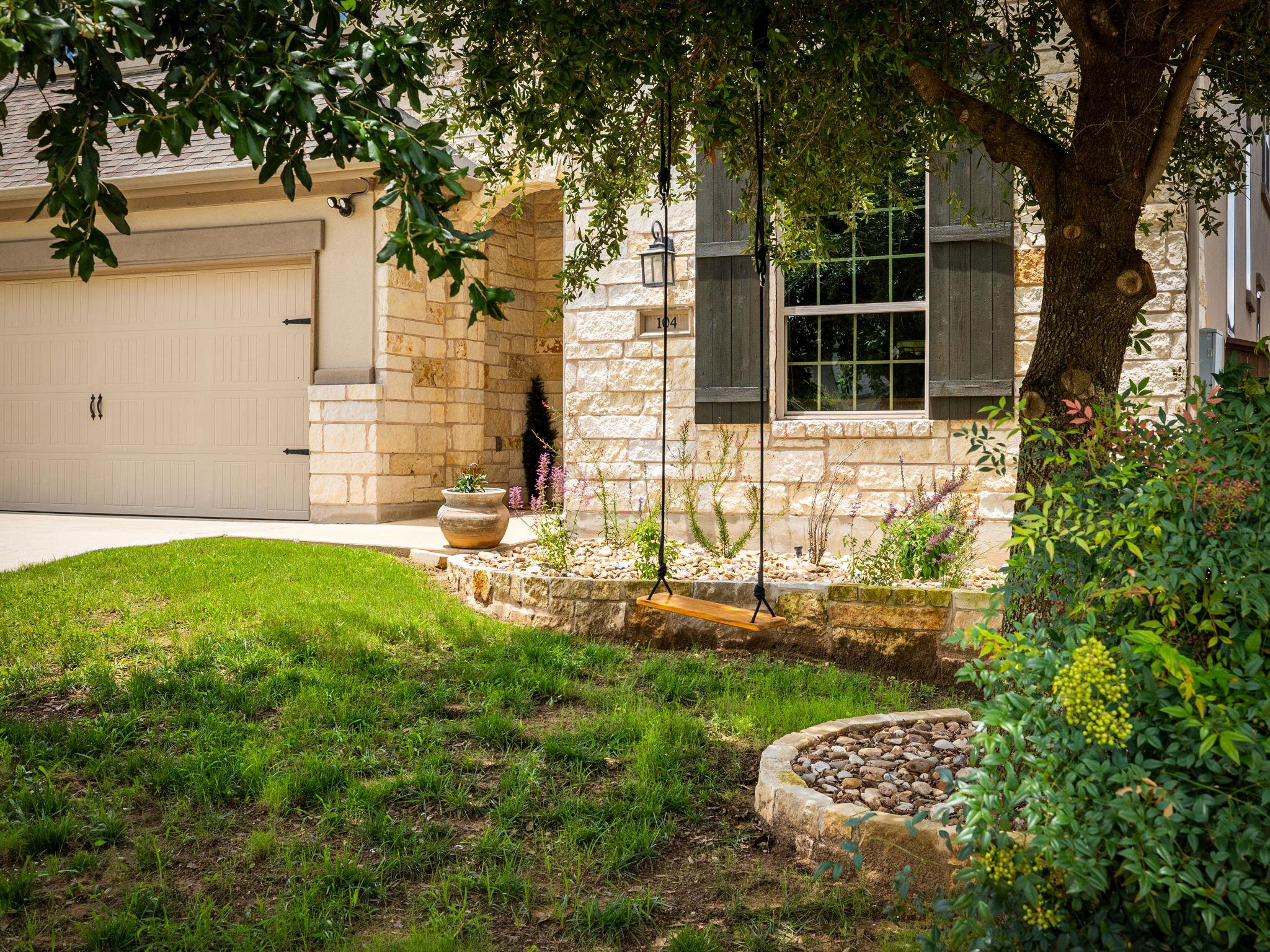 104 Orvieto Ln, Liberty Hill, TX 78642