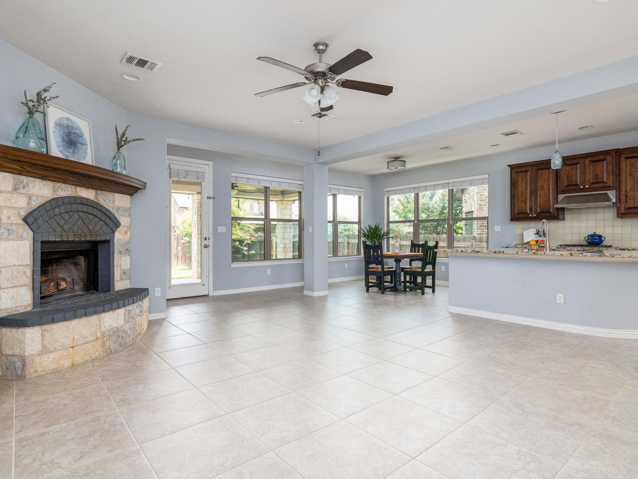 104 Orvieto Ln, Liberty Hill, TX 78642