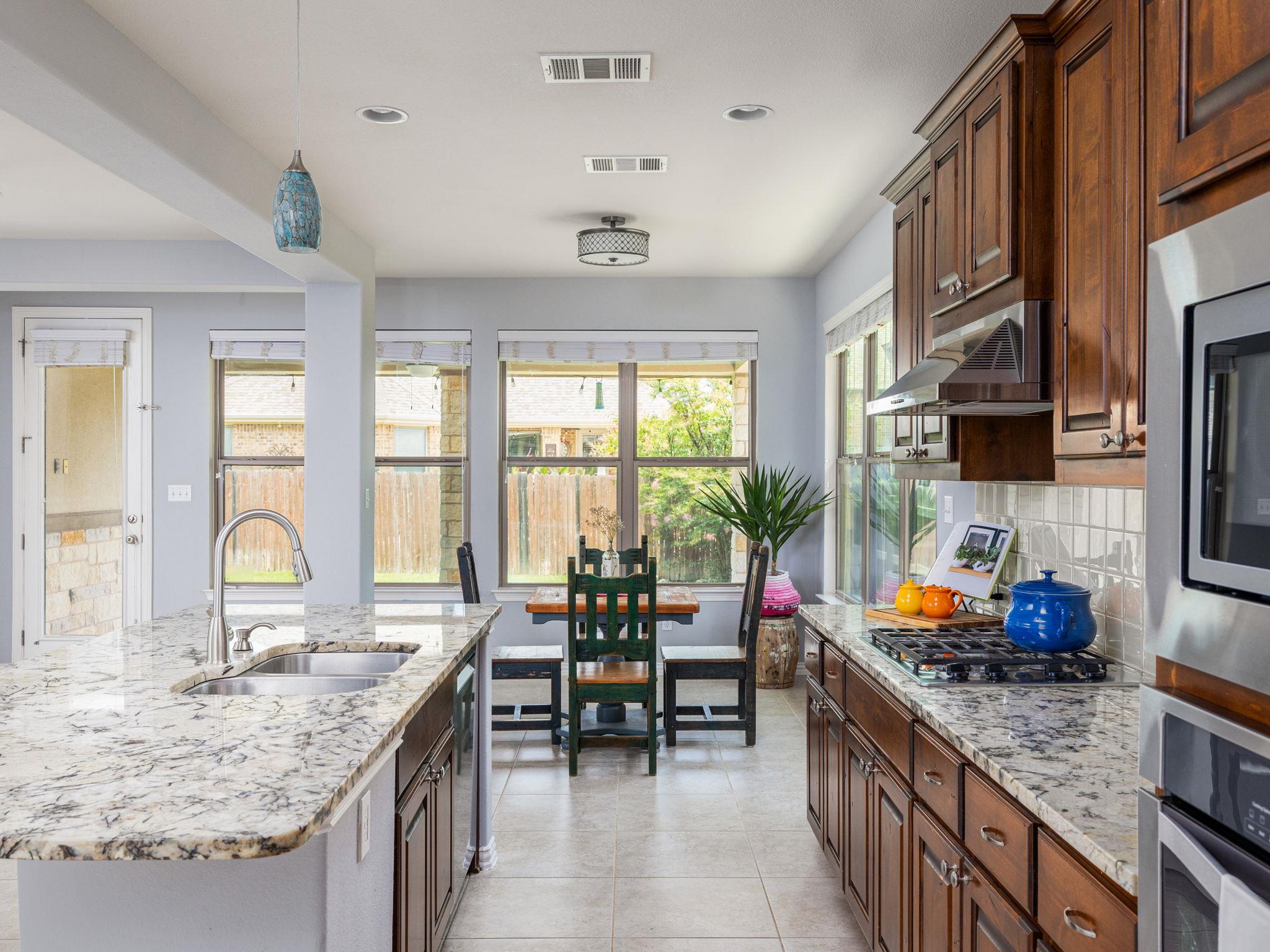 104 Orvieto Ln, Liberty Hill, TX 78642