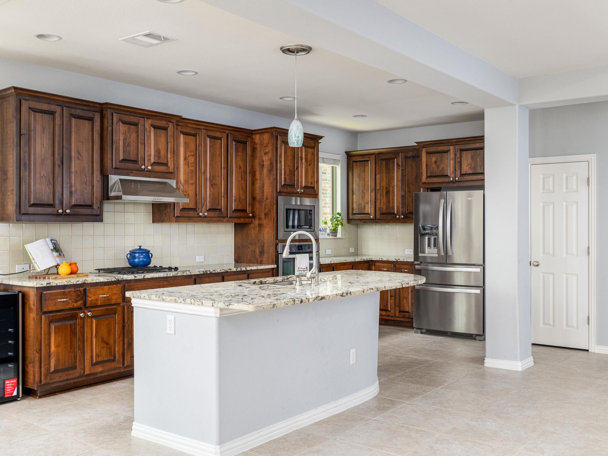 104 Orvieto Ln, Liberty Hill, TX 78642