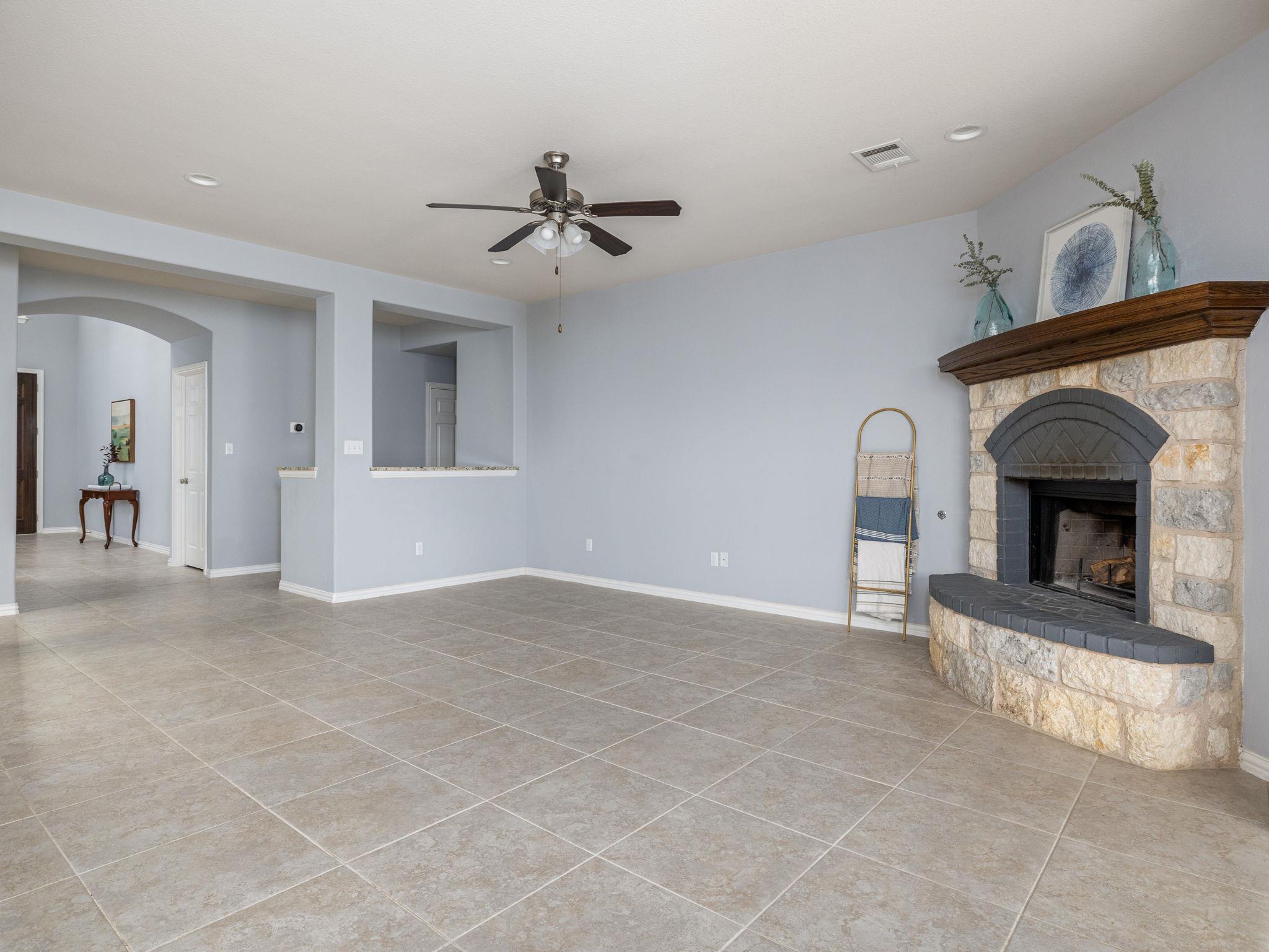 104 Orvieto Ln, Liberty Hill, TX 78642