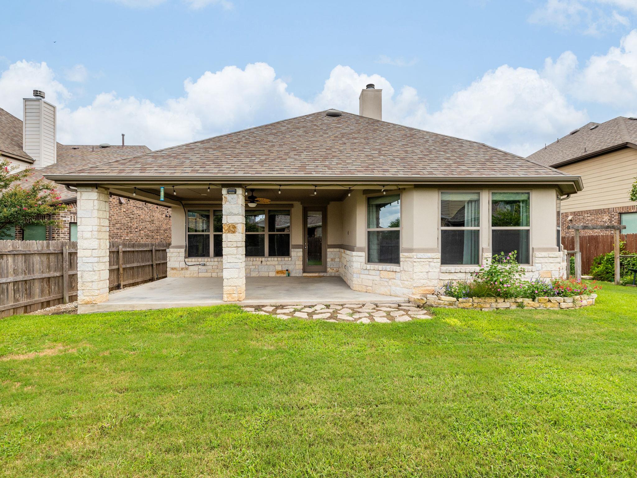 104 Orvieto Ln, Liberty Hill, TX 78642